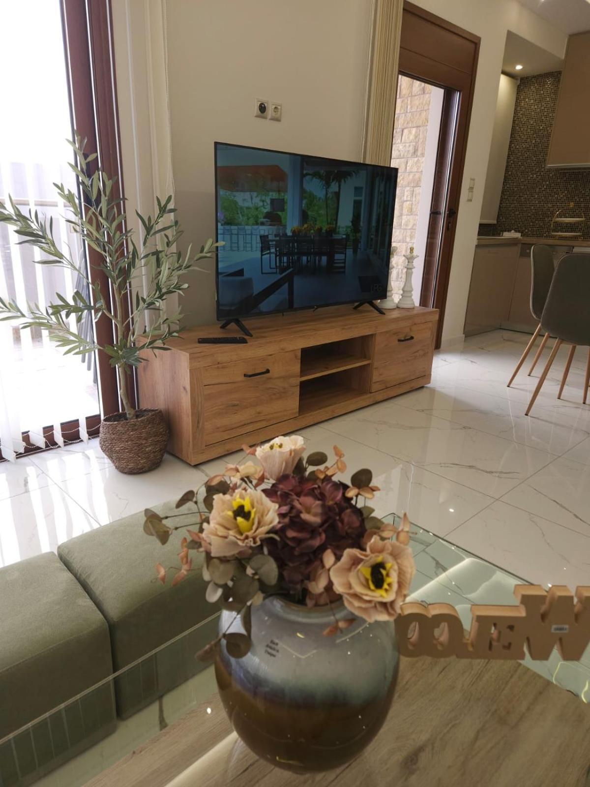 Agora Luxury Villa I Loutráki Exteriör bild